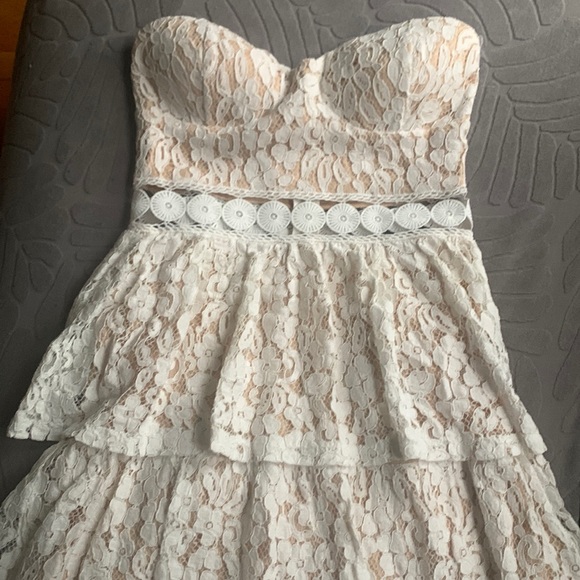Stunning White Lace Strapless Midi Dress from Lulus - Size XS - Picture 5 of 6